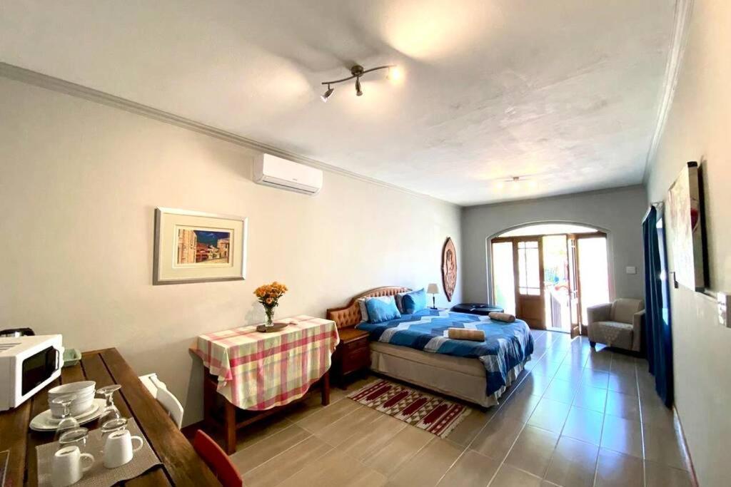 Le Grec Wine Tram Apartment Franschhoek Esterno foto