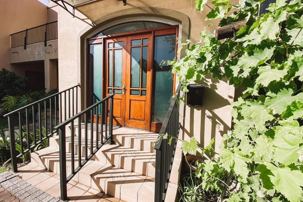 Le Grec Wine Tram Apartment Franschhoek Esterno foto